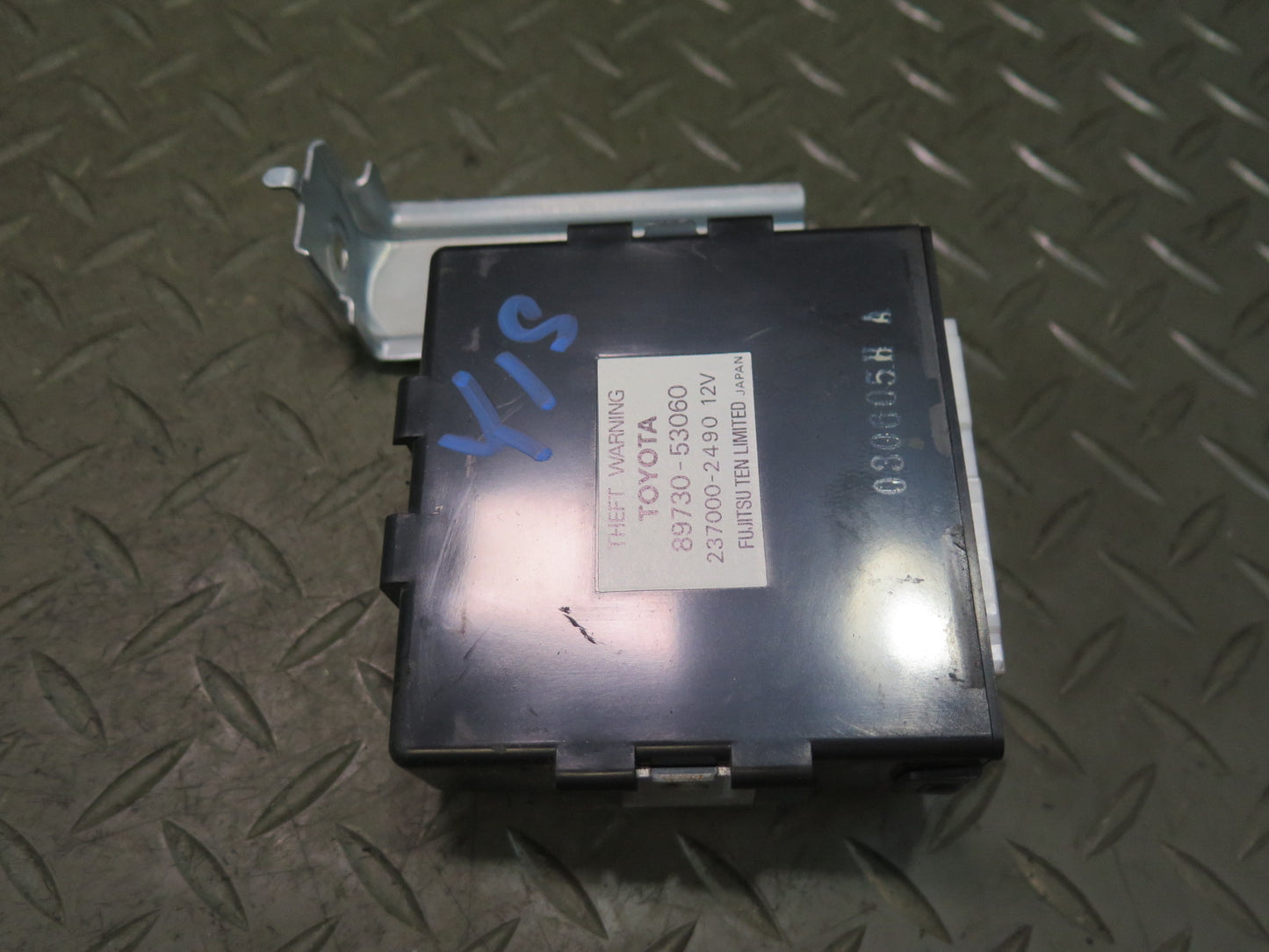 01-05 Lexus JCE10L IS300 Theft Warning Control Module 89730-53060