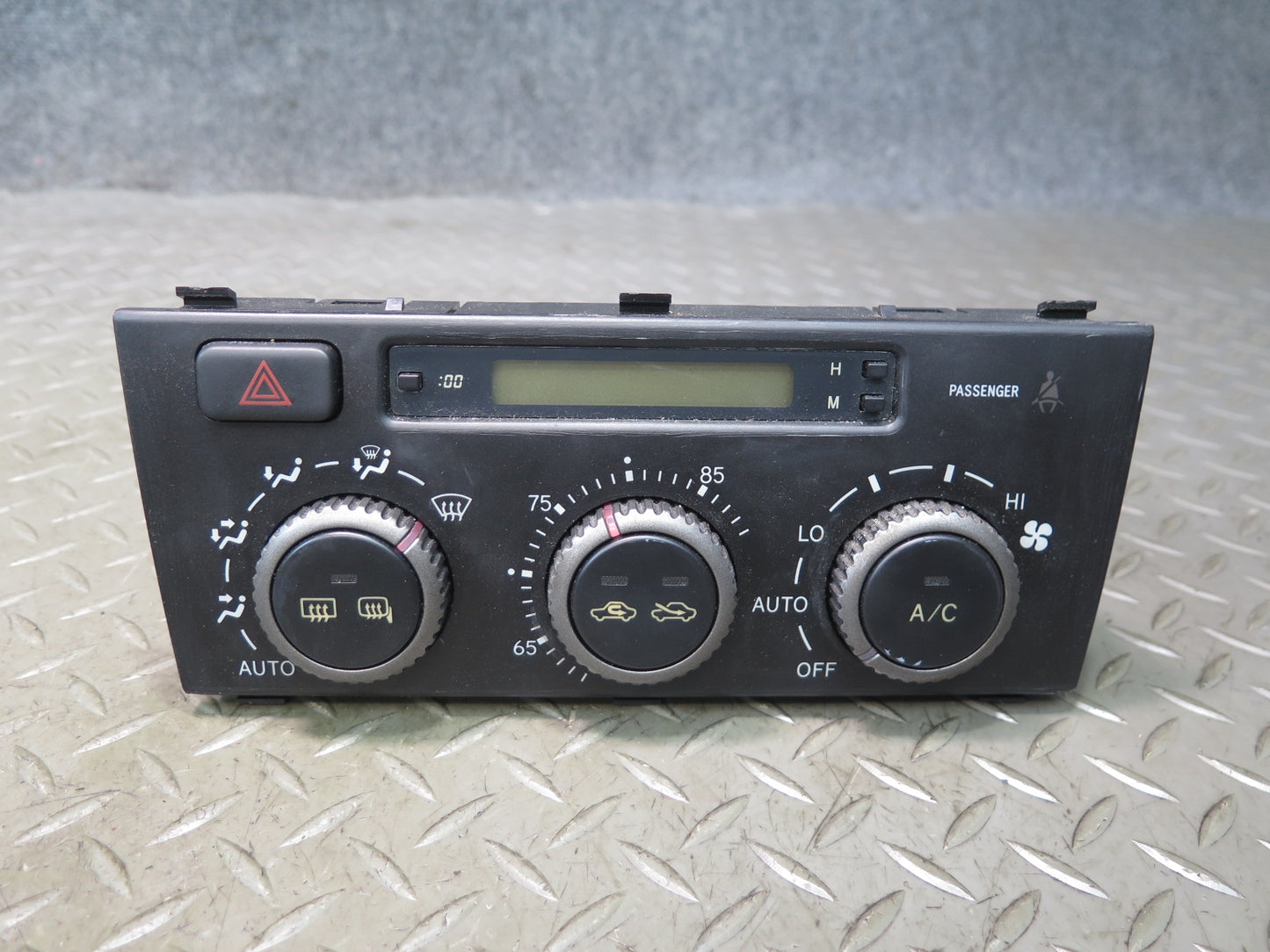02-05 Lexus JCE10L IS300 A/C Heater Climate Control Switch Panel 88650-53060 OEM