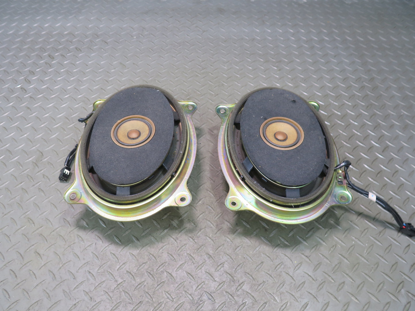 01-05 Lexus JCE10L IS300 Set of 2 Rear Deck Left & Right Speaker 86160-53110 OEM