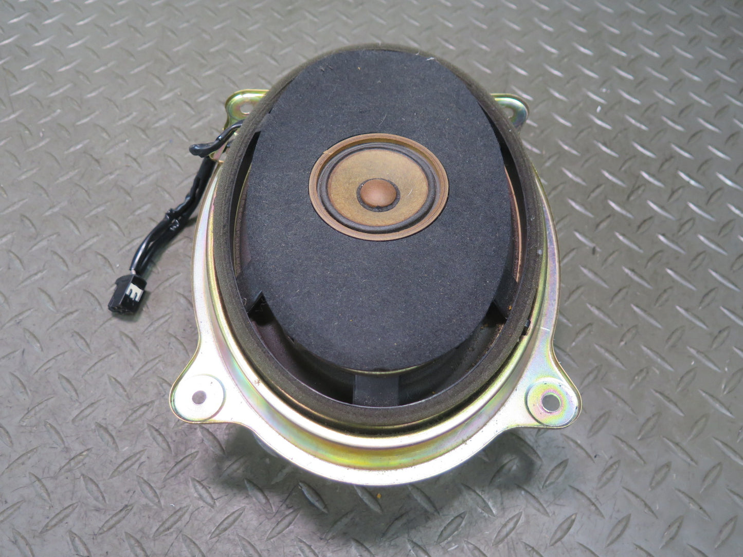 01-05 Lexus JCE10L IS300 Set of 2 Rear Deck Left & Right Speaker 86160-53110 OEM