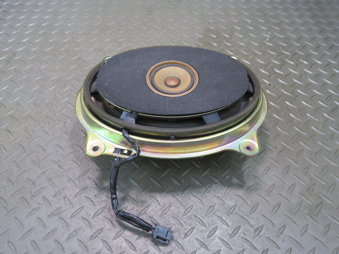 01-05 Lexus JCE10L IS300 Set of 2 Rear Deck Left & Right Speaker 86160-53110 OEM
