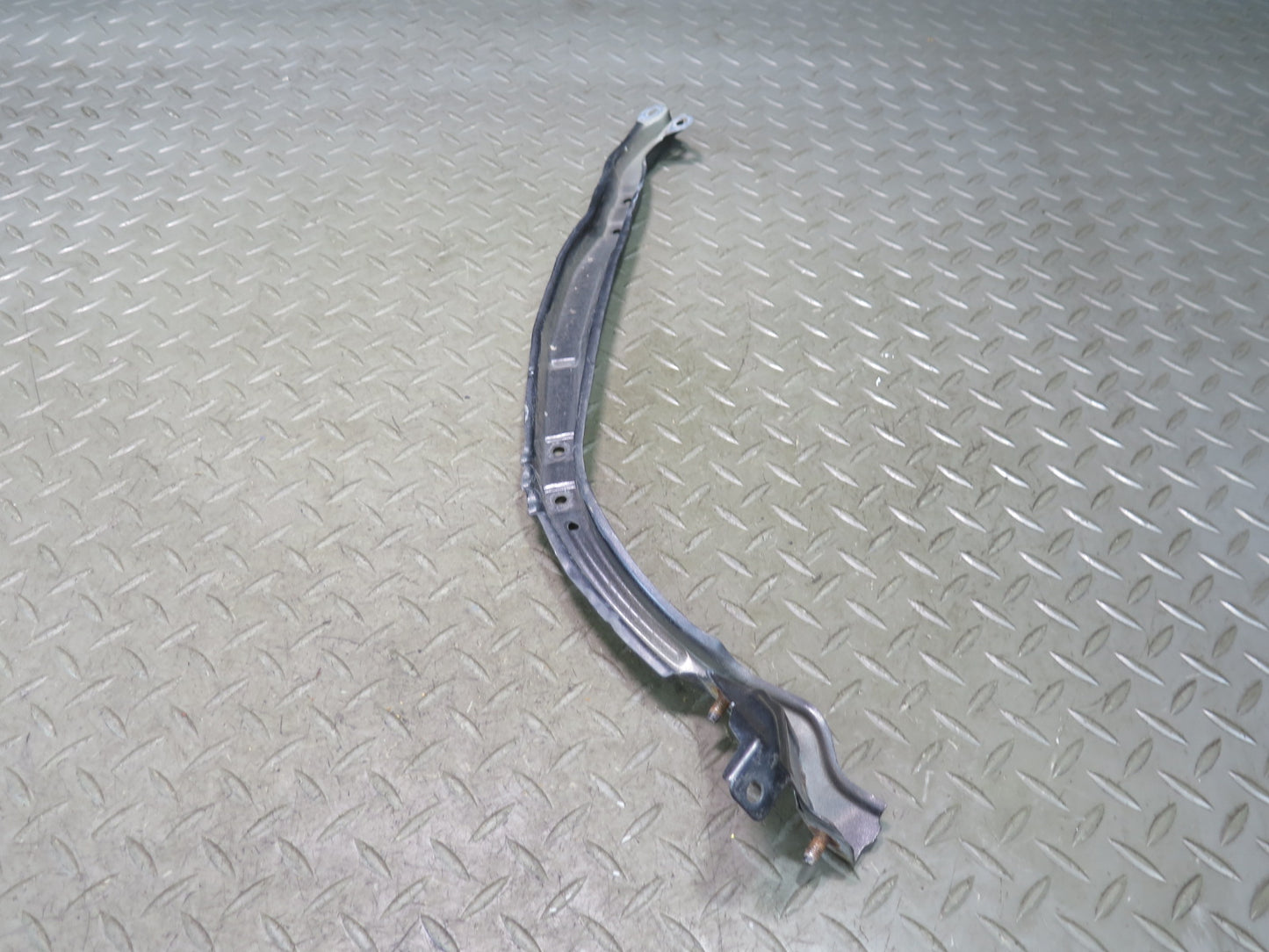 01-05 Lexus JCE10L IS300 Set of 2 Front Headlight Mount Bracket Support OEM