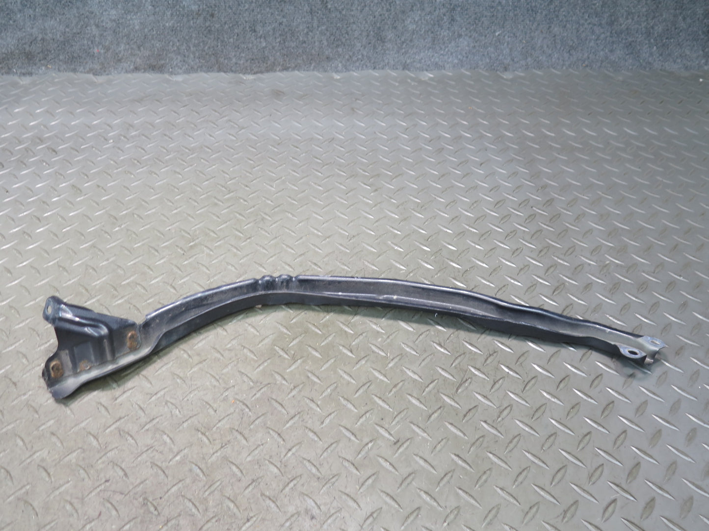 01-05 Lexus JCE10L IS300 Set of 2 Front Headlight Mount Bracket Support OEM
