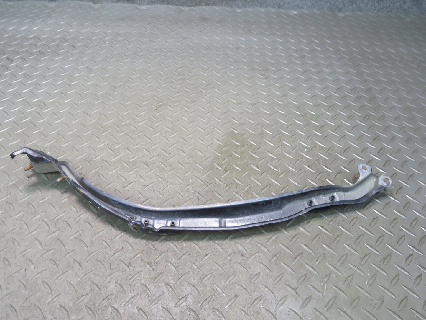 01-05 Lexus JCE10L IS300 Set of 2 Front Headlight Mount Bracket Support OEM