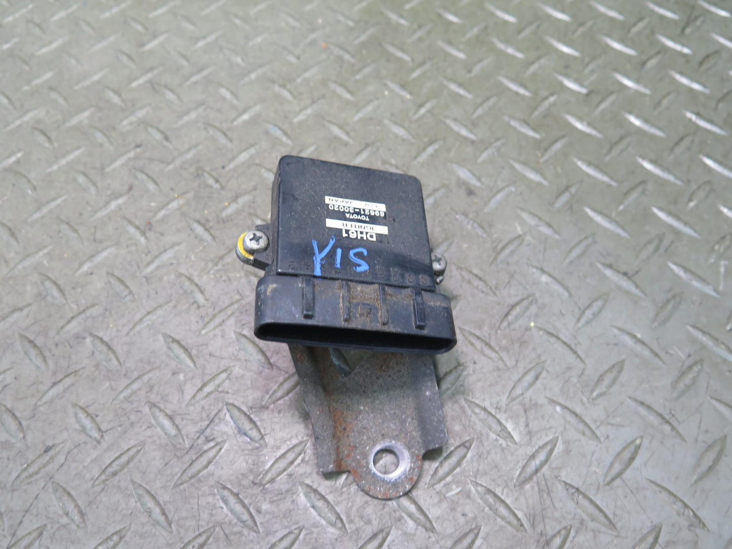 01-05 Lexus JCE10L IS300 Ignition Igniter Control Module 89621-30020