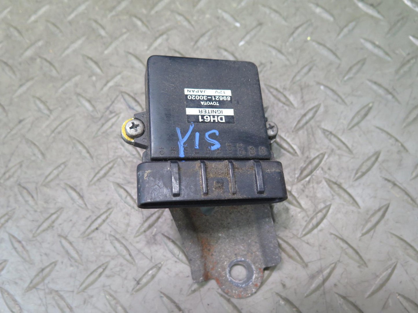 01-05 Lexus JCE10L IS300 Ignition Igniter Control Module 89621-30020