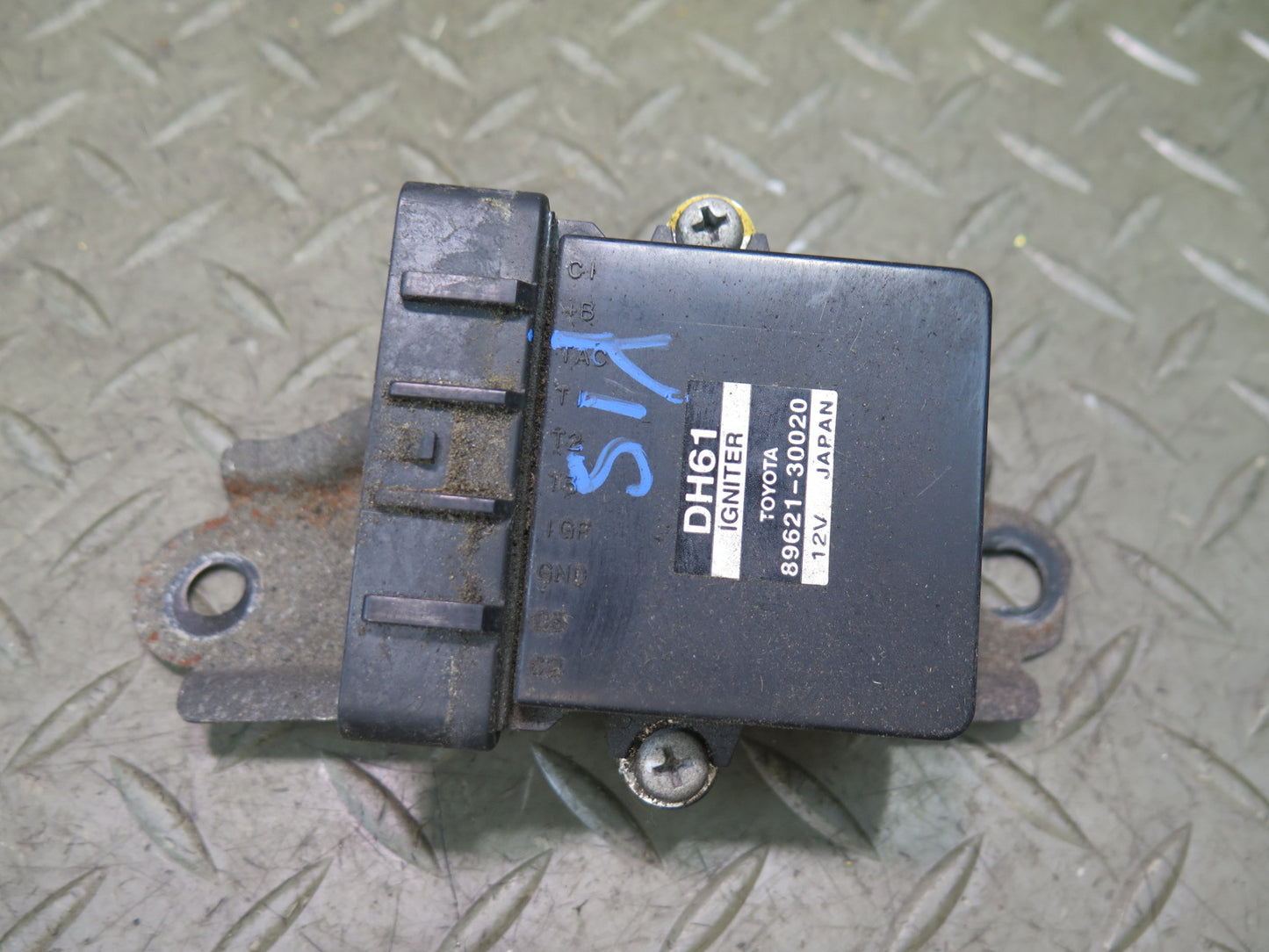 01-05 Lexus JCE10L IS300 Ignition Igniter Control Module 89621-30020