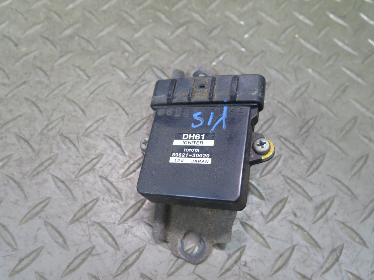 01-05 Lexus JCE10L IS300 Ignition Igniter Control Module 89621-30020