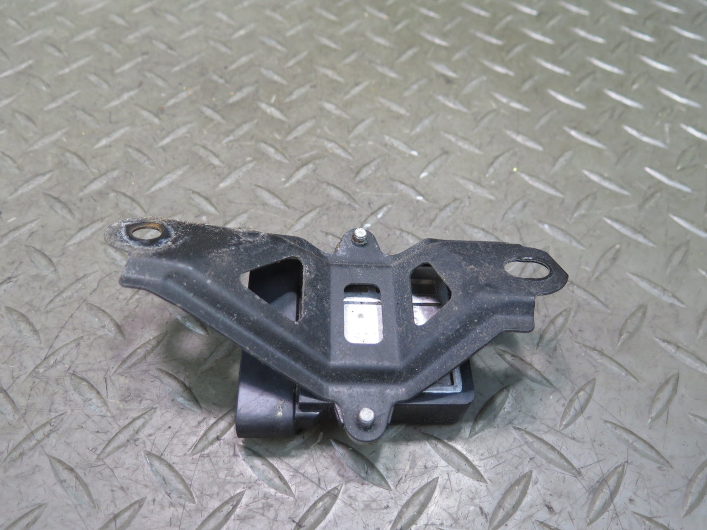 01-05 Lexus JCE10L IS300 Ignition Igniter Control Module 89621-30020