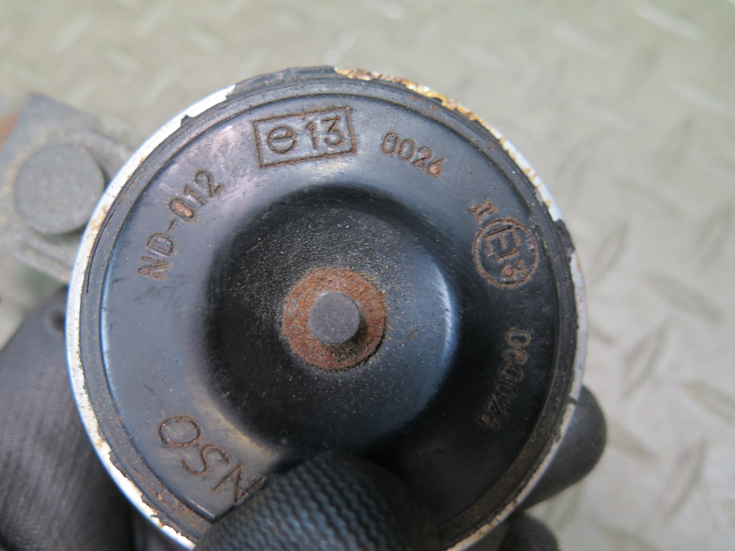 01-05 Lexus JCE10L IS300 Anti Theft Horn Alarm Siren OEM