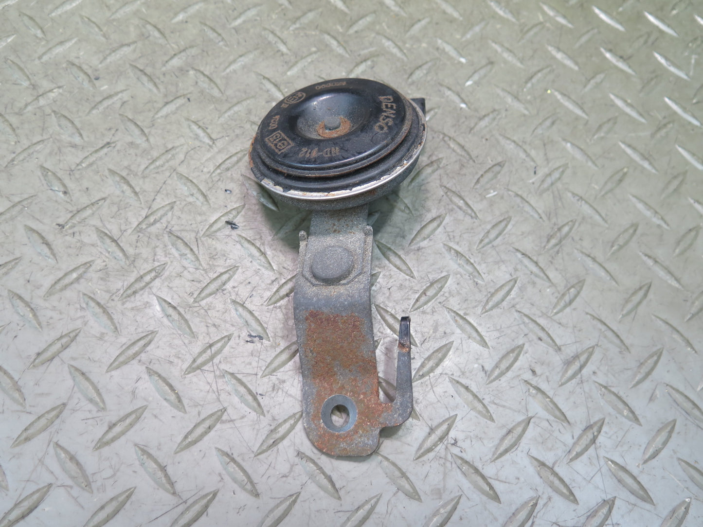 01-05 Lexus JCE10L IS300 Anti Theft Horn Alarm Siren OEM