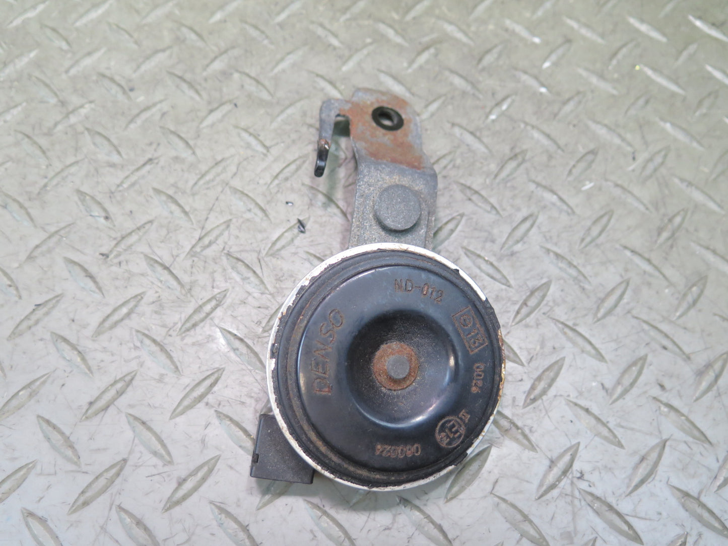 01-05 Lexus JCE10L IS300 Anti Theft Horn Alarm Siren OEM
