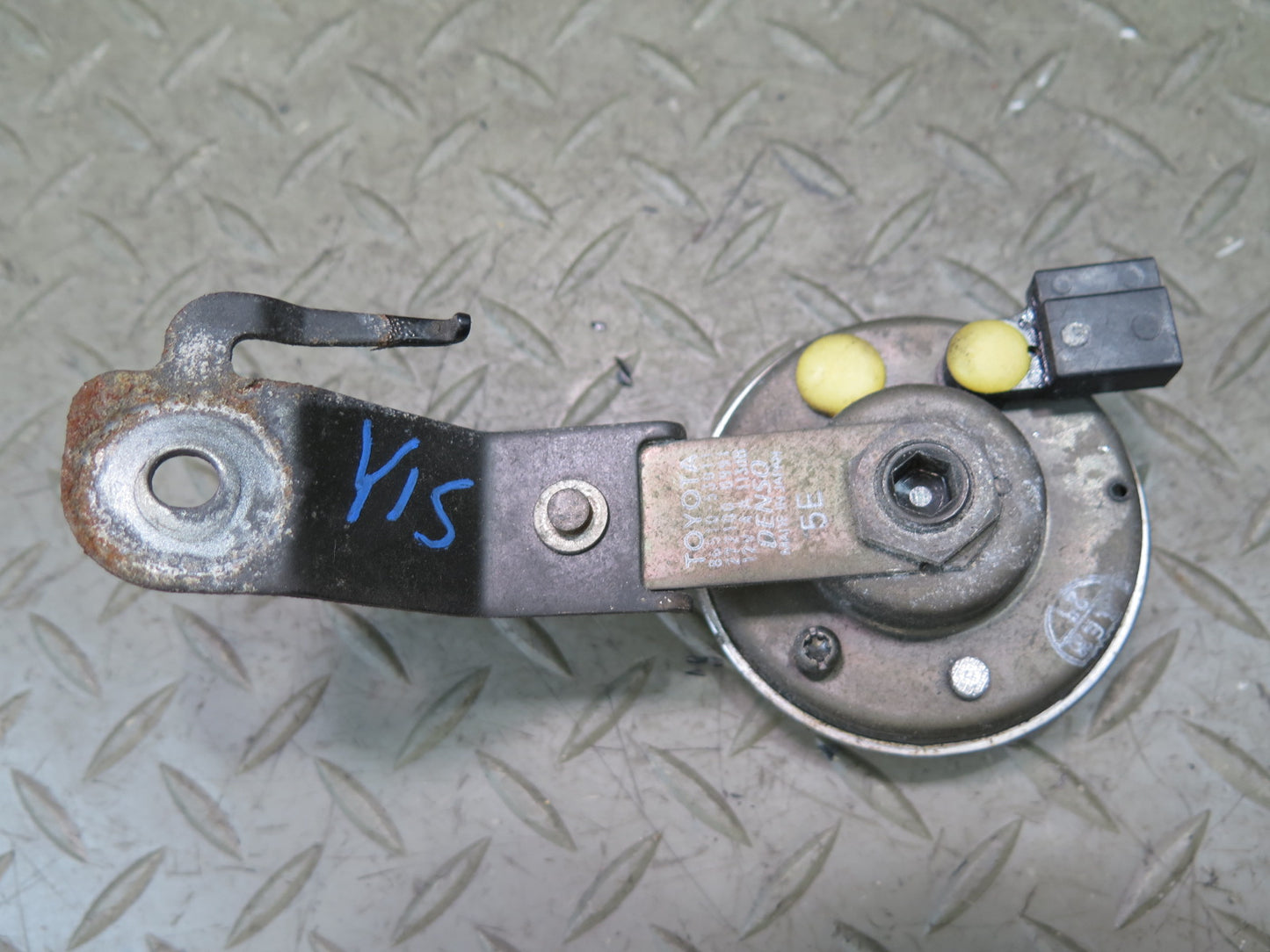 01-05 Lexus JCE10L IS300 Anti Theft Horn Alarm Siren OEM