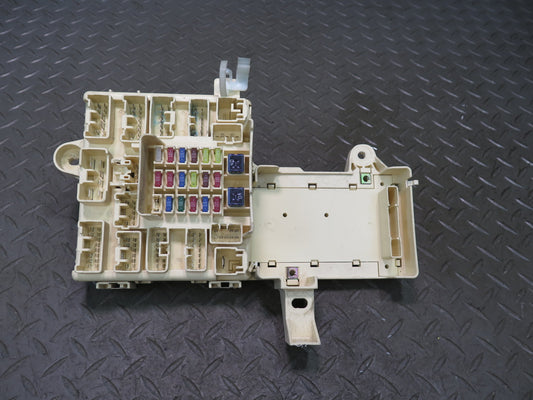 01-05 Lexus JCE10L IS300 Left Fuse Relay Box Module OEM