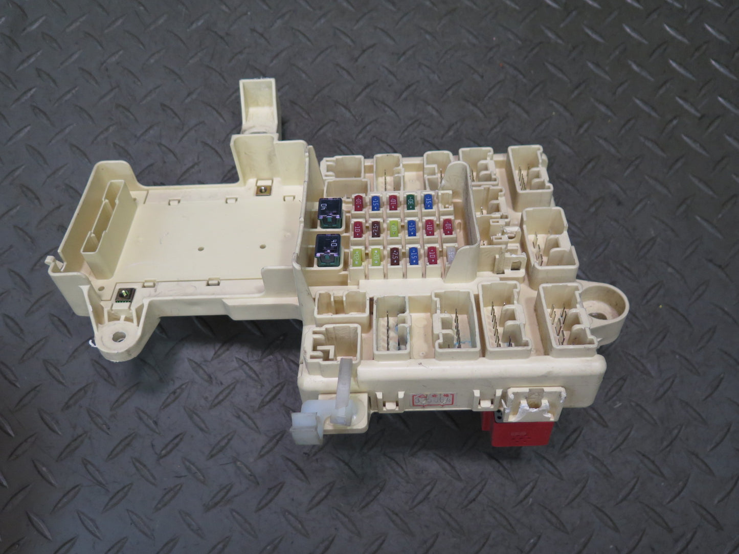 01-05 Lexus JCE10L IS300 Left Fuse Relay Box Module OEM