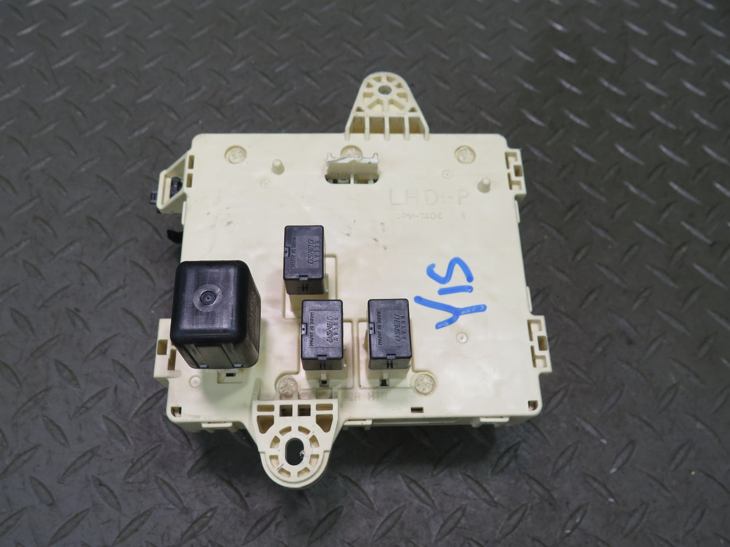 01-05 Lexus JCE10L IS300 Right Fuse Relay Box Module OEM