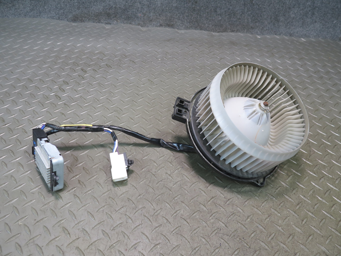 01-05 Lexus JCE10L IS300 A/C Heater Blower Motor Fan w Control Module Set OEM