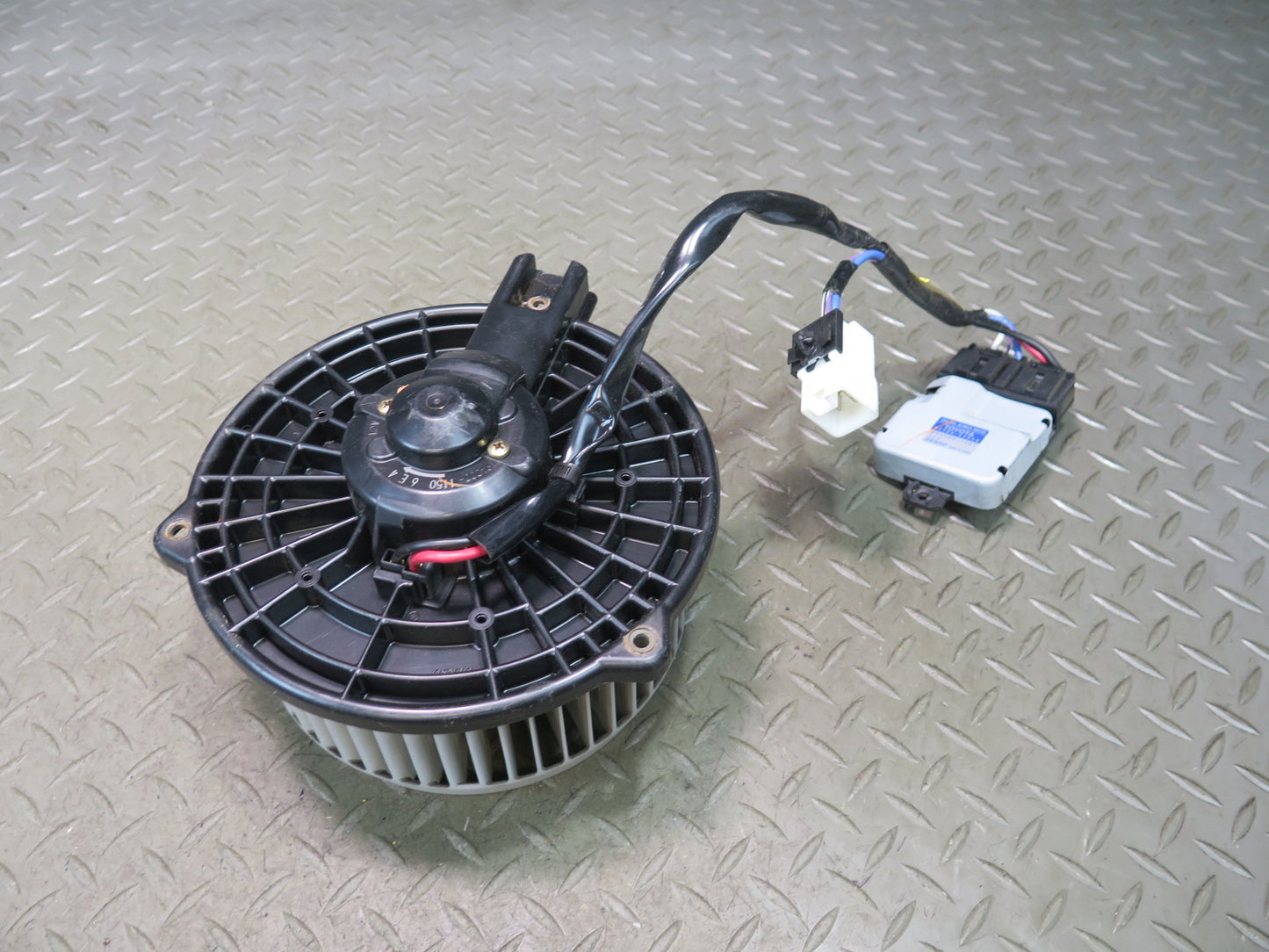 01-05 Lexus JCE10L IS300 A/C Heater Blower Motor Fan w Control Module Set OEM