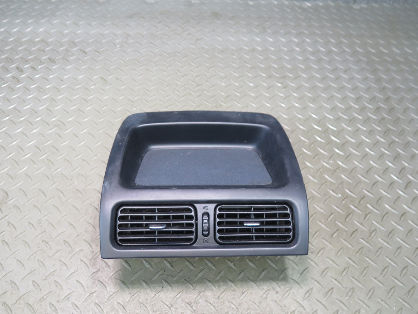 01-03 Lexus JCE10L IS300 Dash Front Center A/C Air Vent Grille Trim Panel OEM