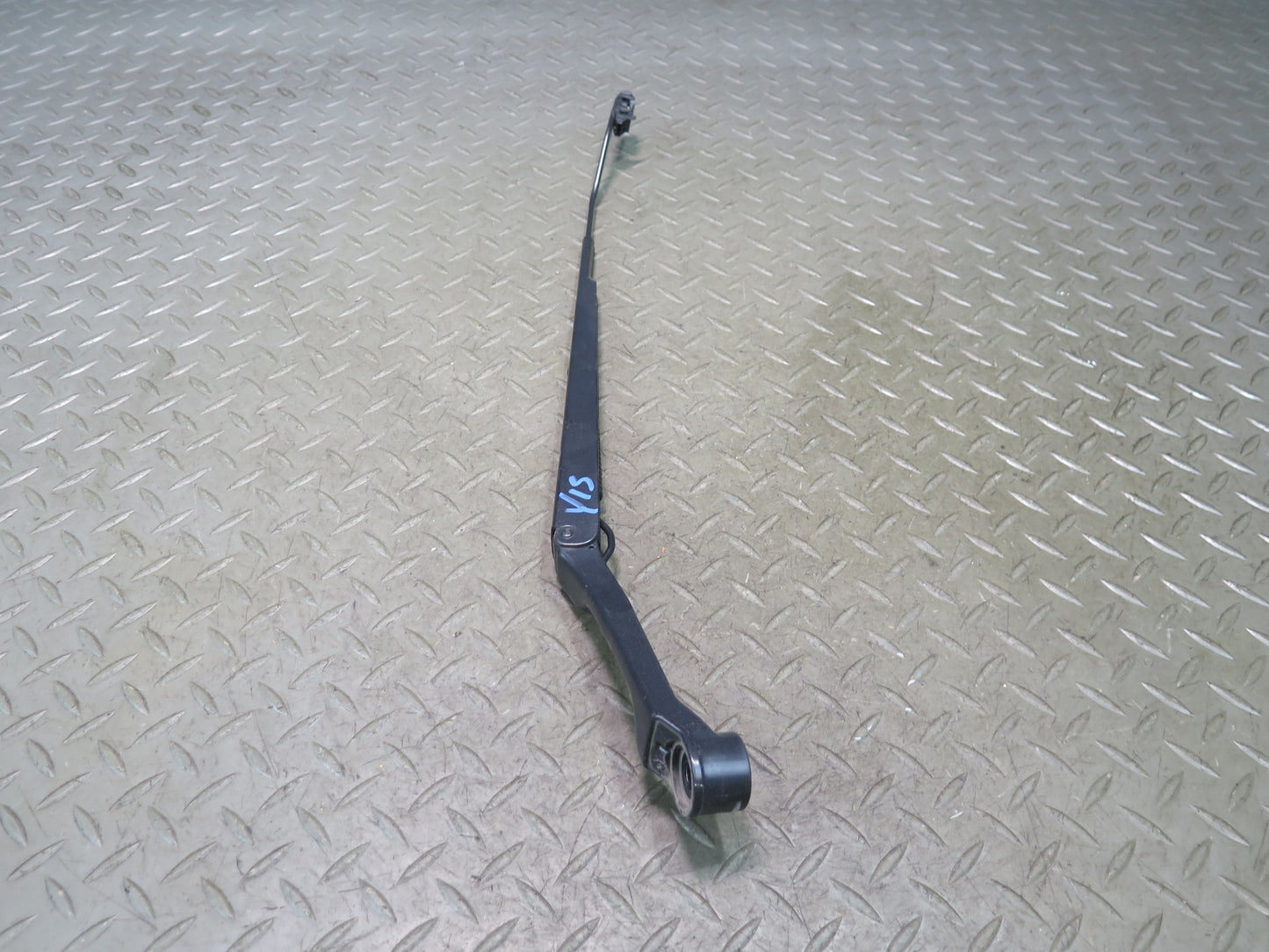 01-05 Lexus JCE10L IS300 Set of 2 Front Left & Right Windshield Wiper Arm OEM