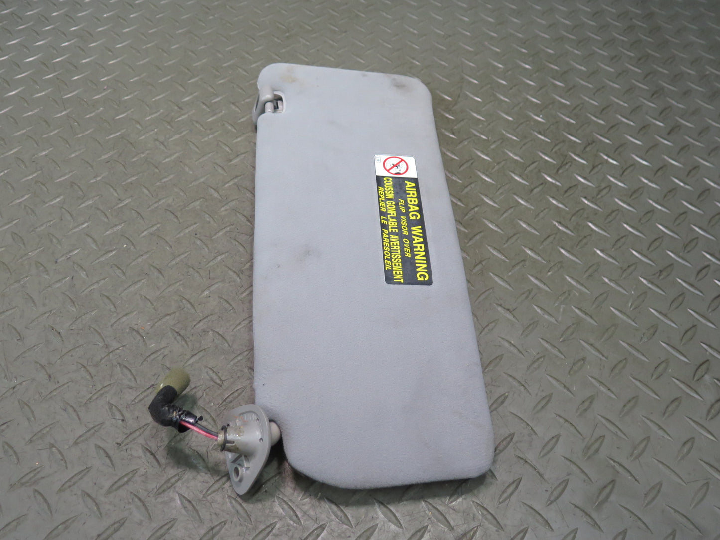 02-05 Lexus JCE10L IS300 Set of 2 Front Left & Right Sun Visor w Homelink OEM