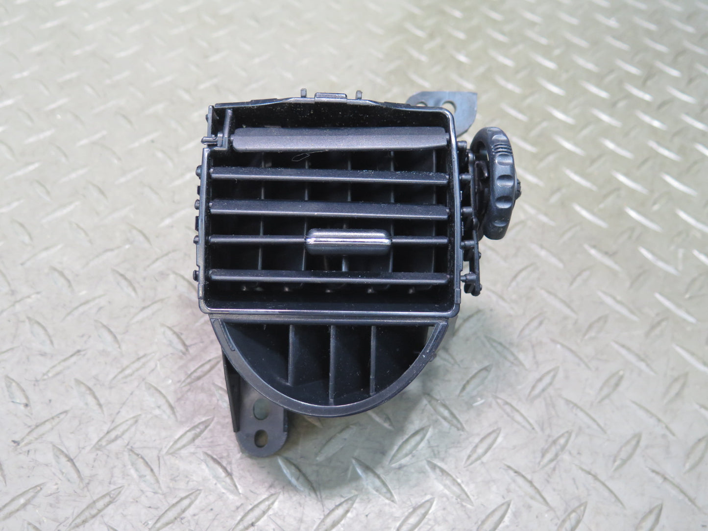 01-05 Lexus JCE10L IS300 Dash Front Right A/C Air Vent Grille 55650-53020 OEM