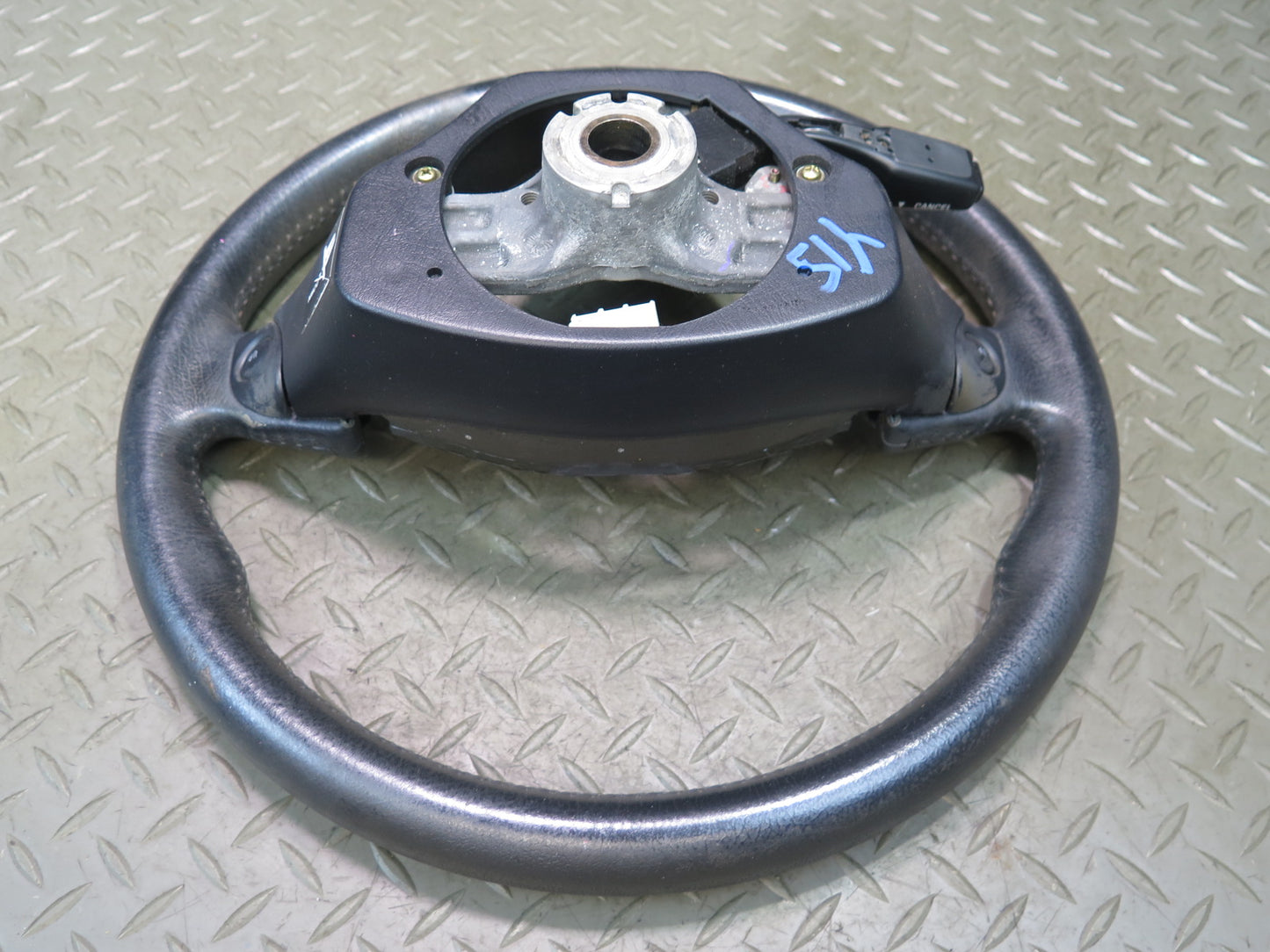 01-05 Lexus JCE10L IS300 A/T Leather Steering Wheel w Cruise Switch OEM
