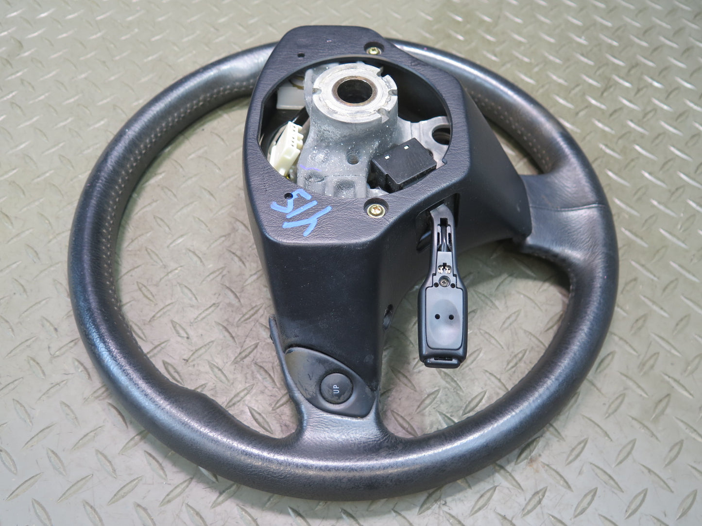 01-05 Lexus JCE10L IS300 A/T Leather Steering Wheel w Cruise Switch OEM