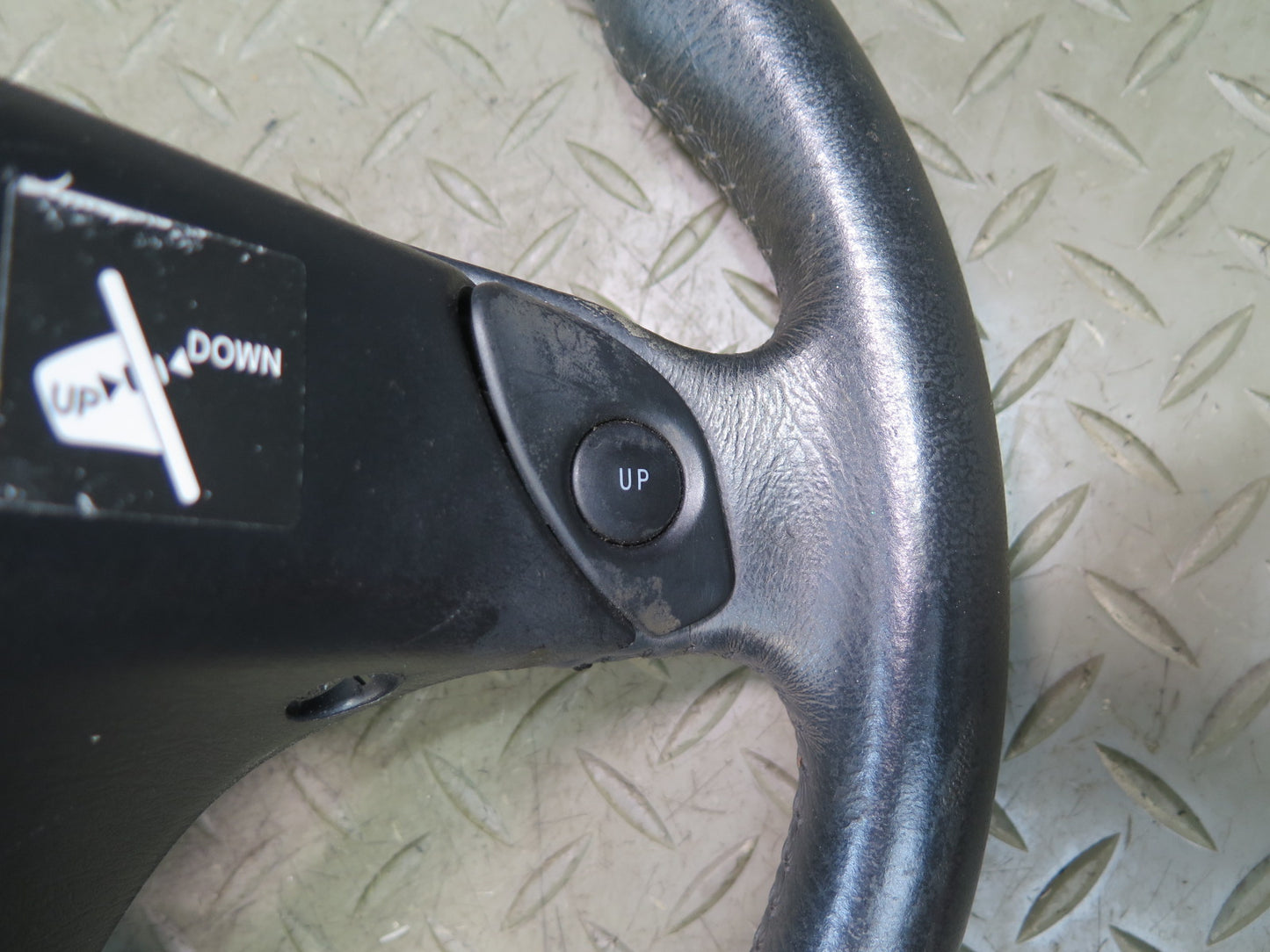 01-05 Lexus JCE10L IS300 A/T Leather Steering Wheel w Cruise Switch OEM