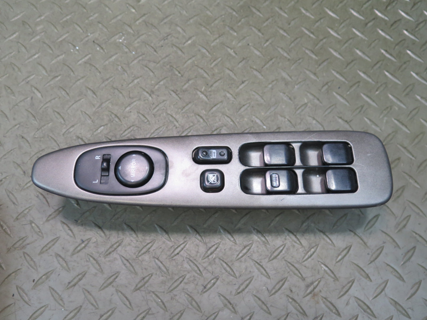 01-05 Lexus JCE10L IS300 Set of 4 Front & Rear Door Window Mirror Switch OEM
