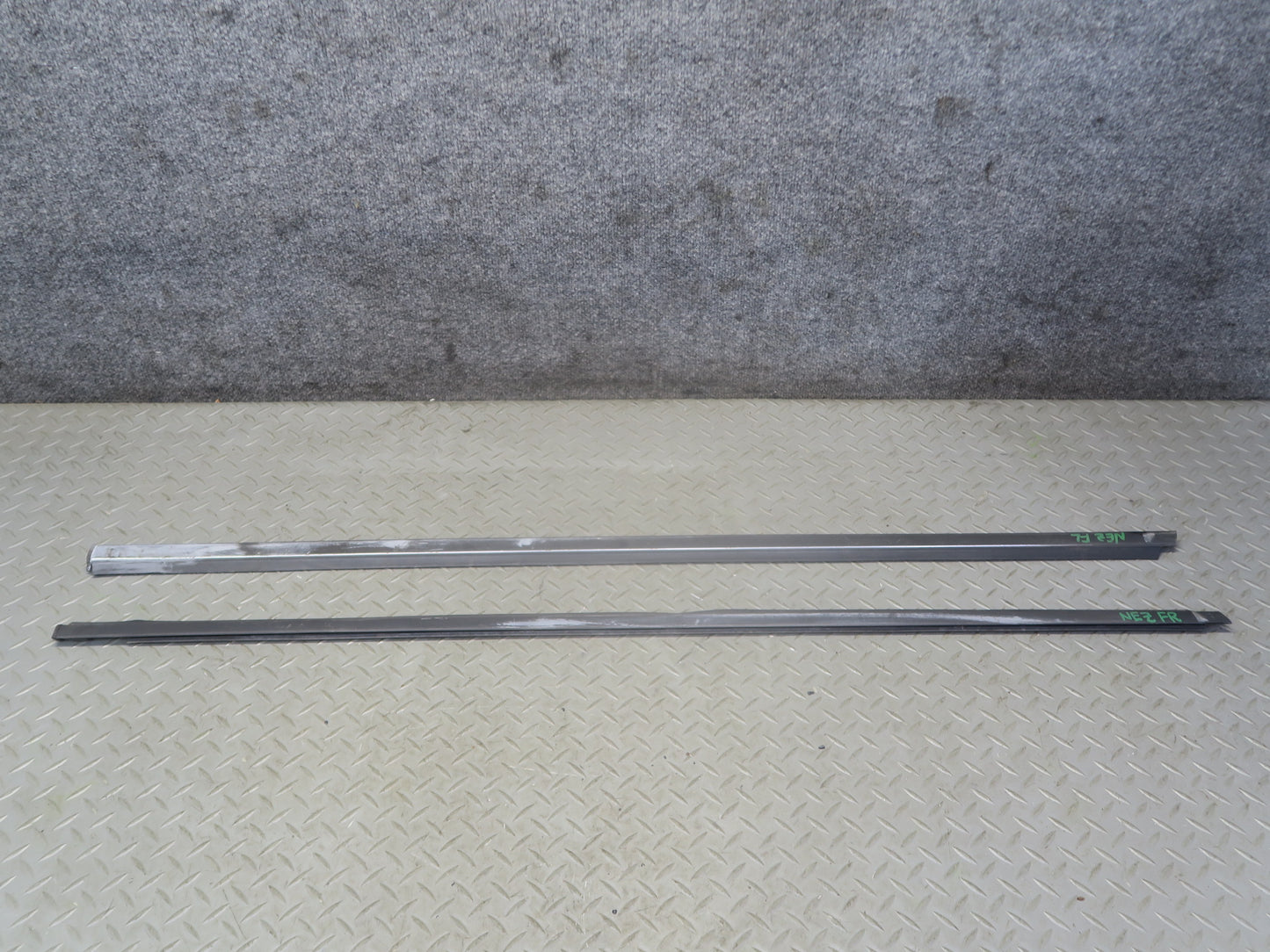 93-96 Nissan Z32 300ZX Conv Set of 2 Left & Right Door Window Trim Molding OEM