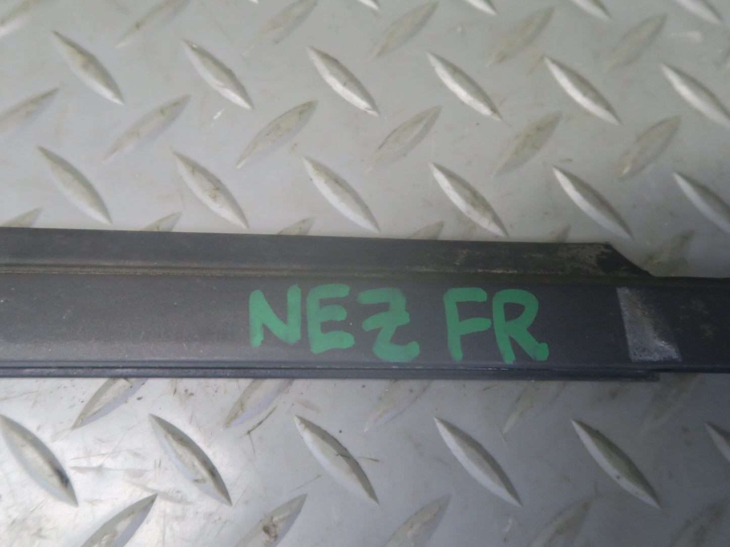 93-96 Nissan Z32 300ZX Conv Set of 2 Left & Right Door Window Trim Molding OEM
