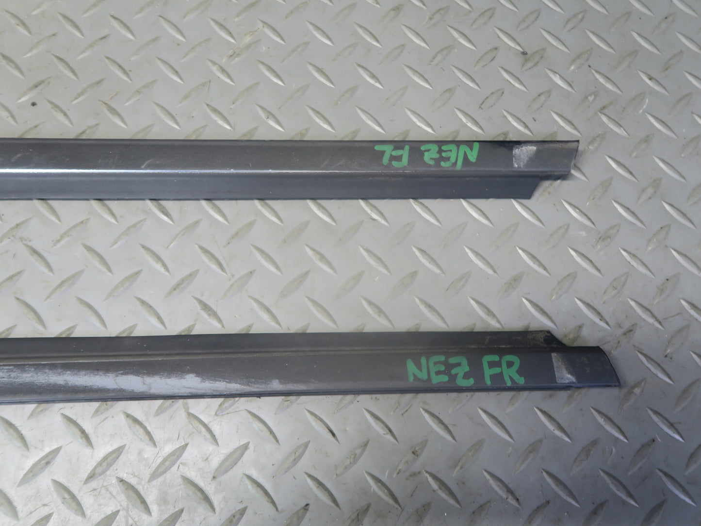 93-96 Nissan Z32 300ZX Conv Set of 2 Left & Right Door Window Trim Molding OEM