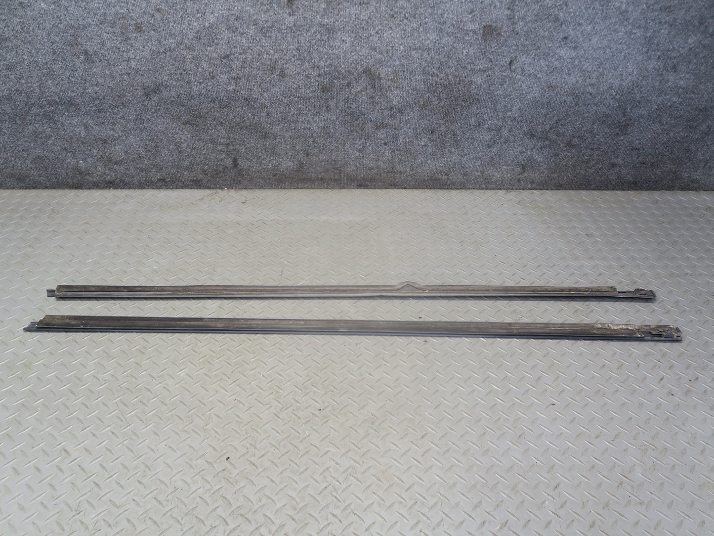 93-96 Nissan Z32 300ZX Conv Set of 2 Left & Right Door Window Trim Molding OEM
