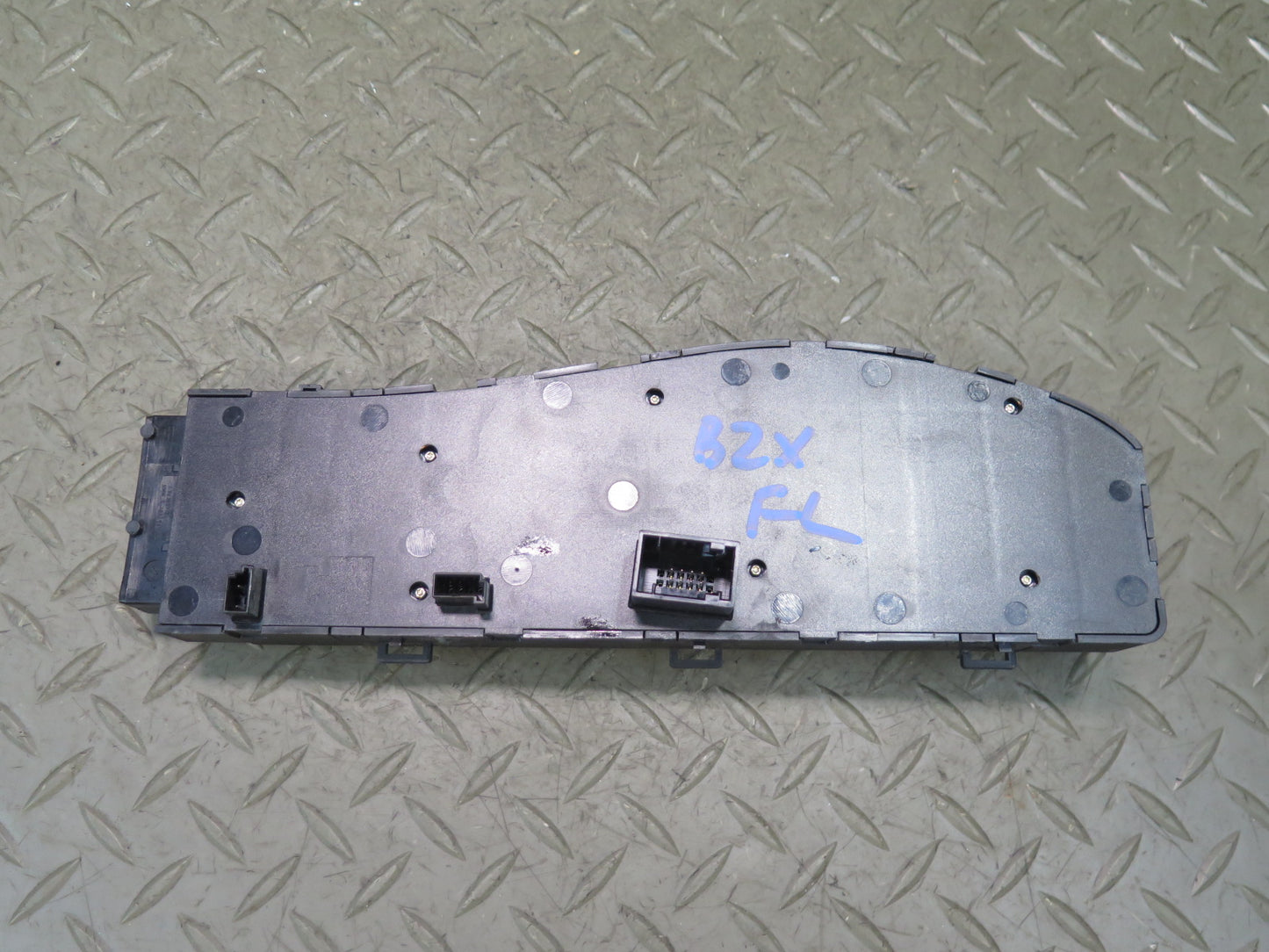 03-08 BMW E85 Z4 Front Left Driver Side Seat Adjust Switch Button OEM