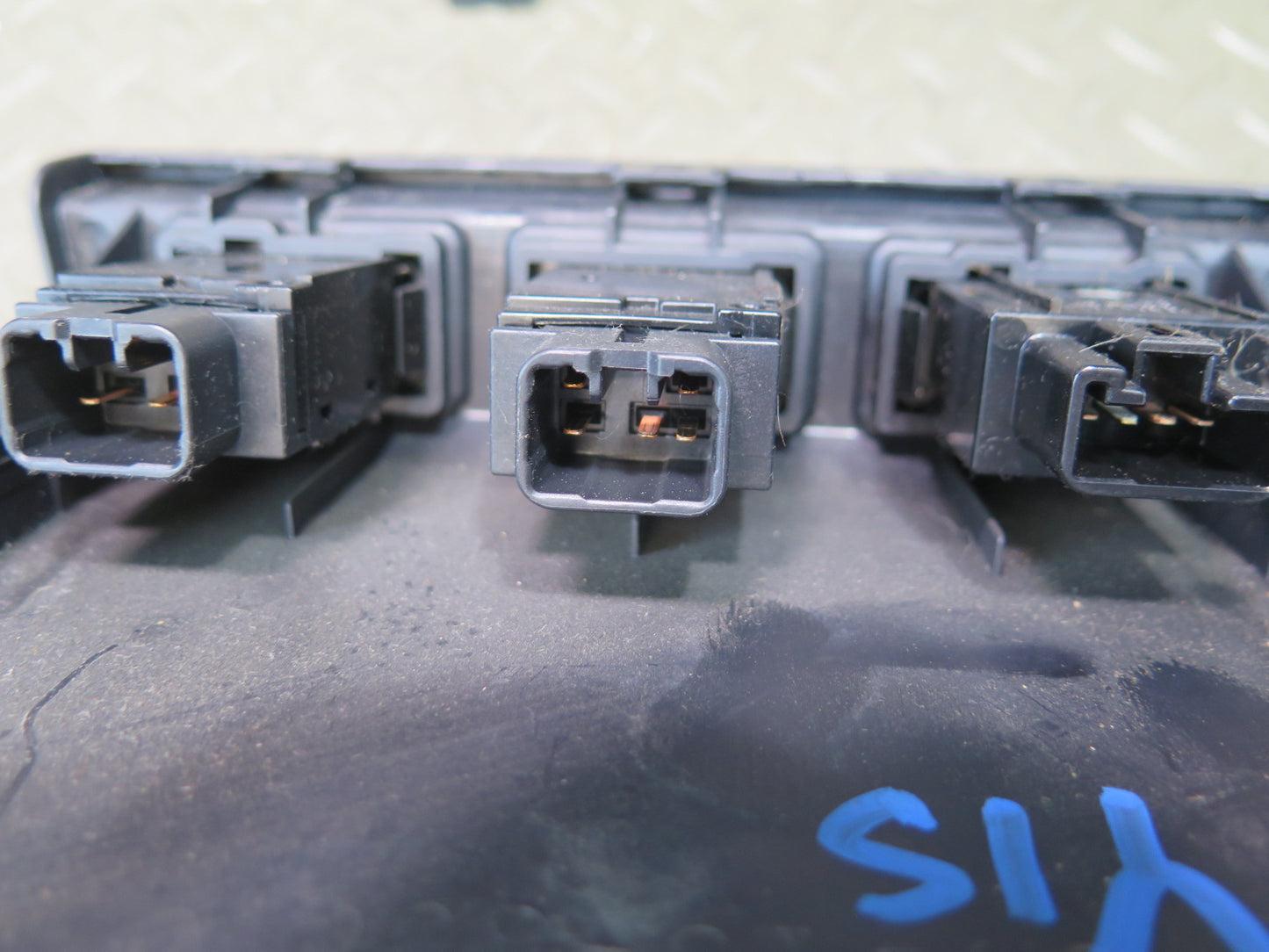 01-03 Lexus JCE10L IS300 Heated Seat Heater Traction Control Switch Panel OEM