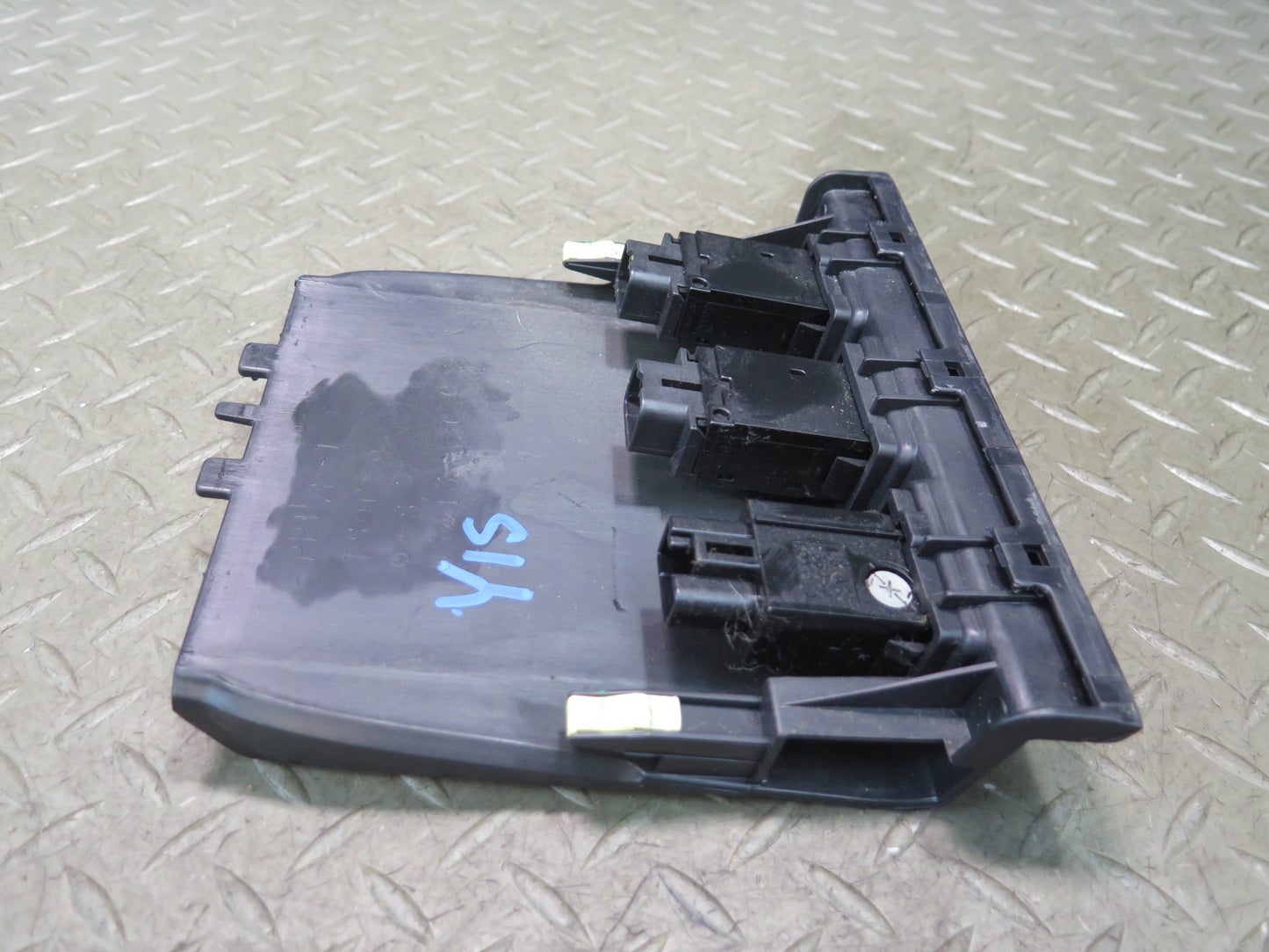 01-03 Lexus JCE10L IS300 Heated Seat Heater Traction Control Switch Panel OEM