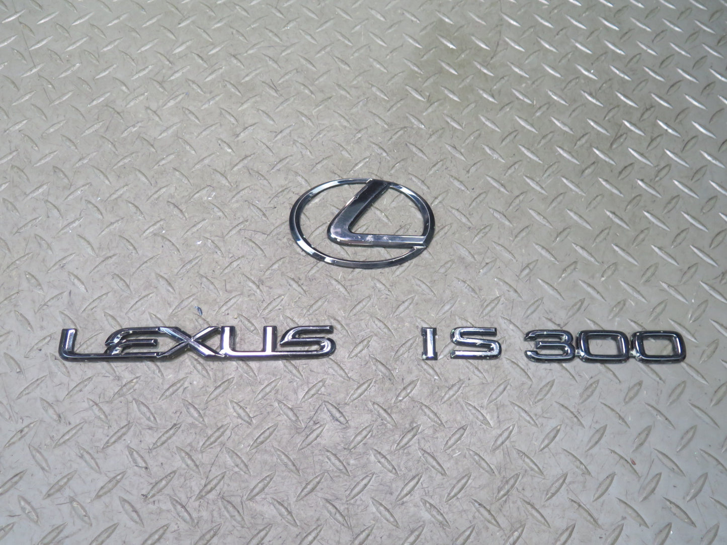 01-05 Lexus JCE10L IS300 Rear Trunk Lid Emblem Logo Badge Symbol Set OEM
