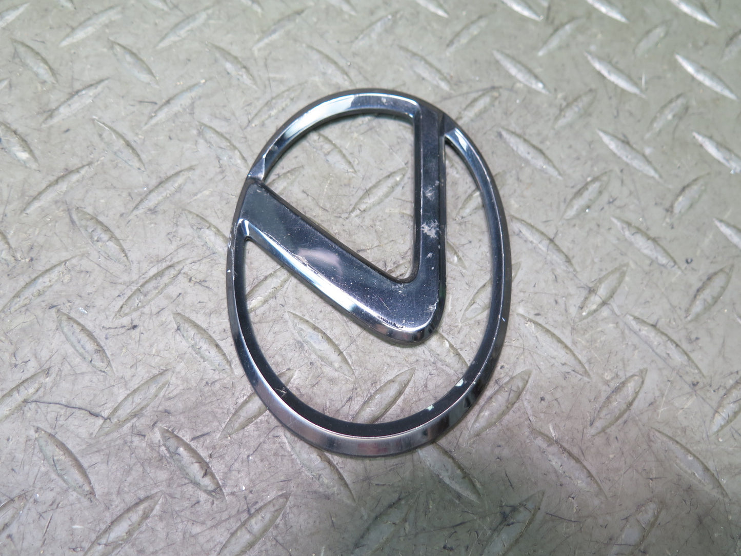 01-05 Lexus JCE10L IS300 Rear Trunk Lid Emblem Logo Badge Symbol Set OEM
