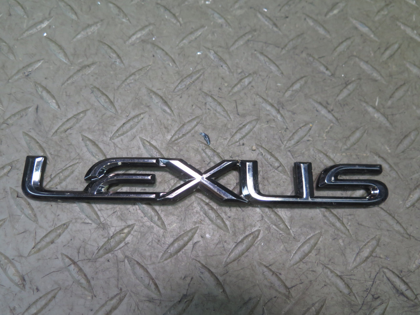 01-05 Lexus JCE10L IS300 Rear Trunk Lid Emblem Logo Badge Symbol Set OEM