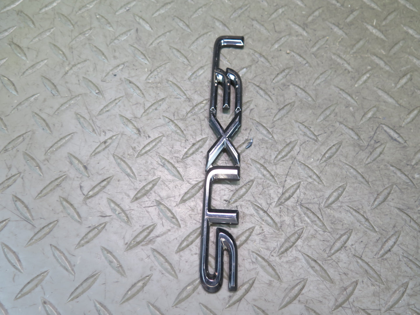 01-05 Lexus JCE10L IS300 Rear Trunk Lid Emblem Logo Badge Symbol Set OEM