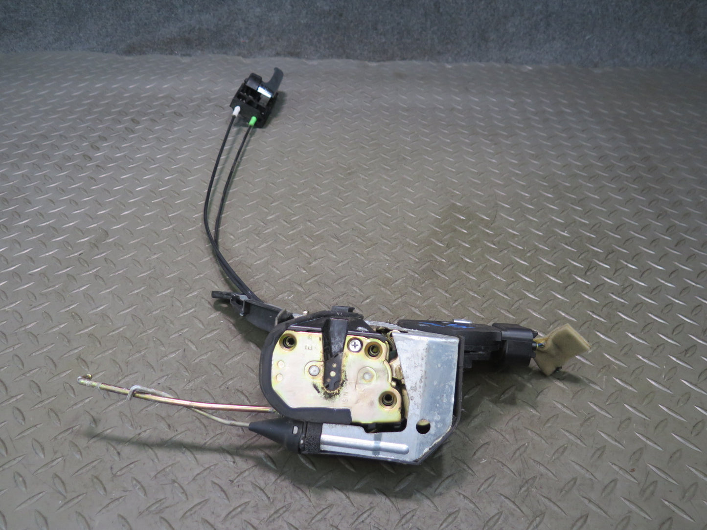 01-03 Lexus JCE10L IS300 Front Left Door Lock Latch Actuator OEM