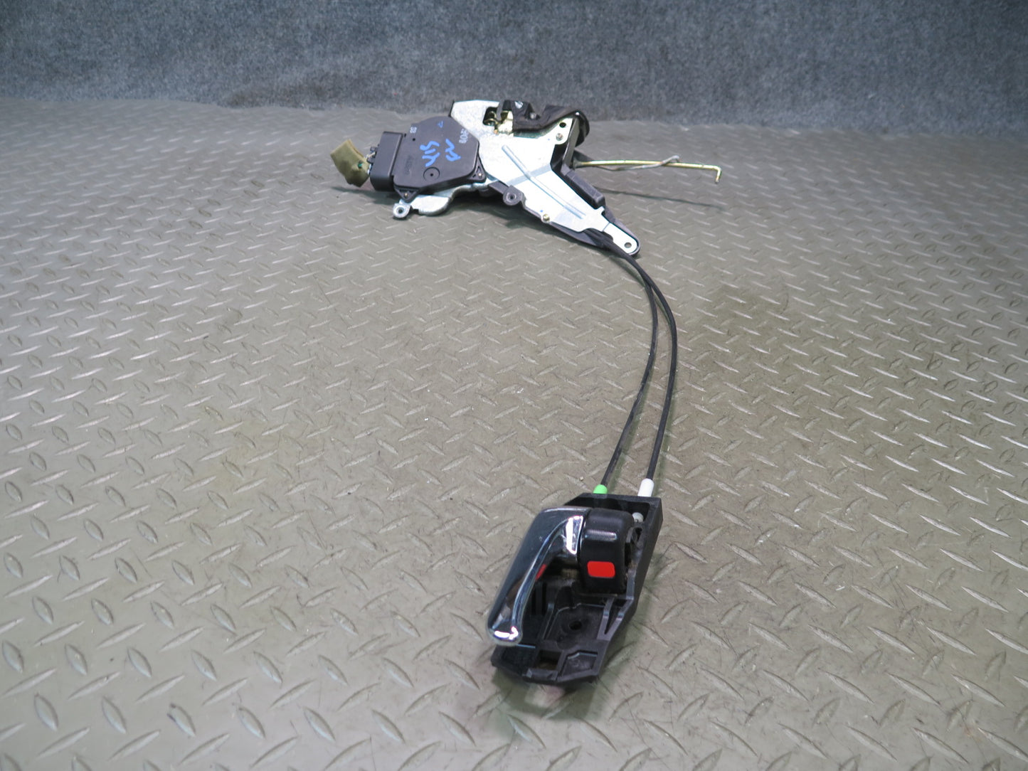 01-03 Lexus JCE10L IS300 Front Left Door Lock Latch Actuator OEM