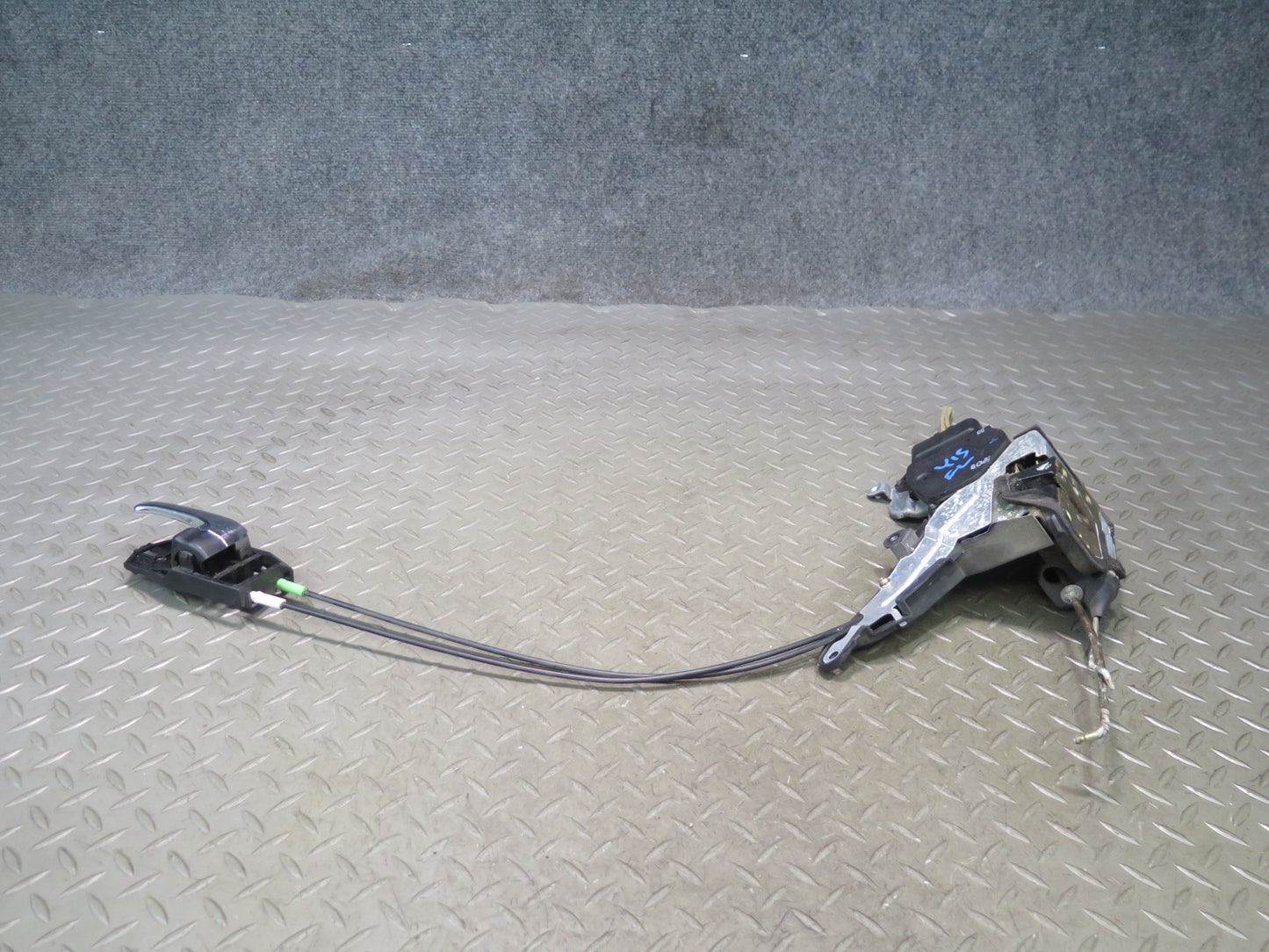 01-03 Lexus JCE10L IS300 Front Left Door Lock Latch Actuator OEM