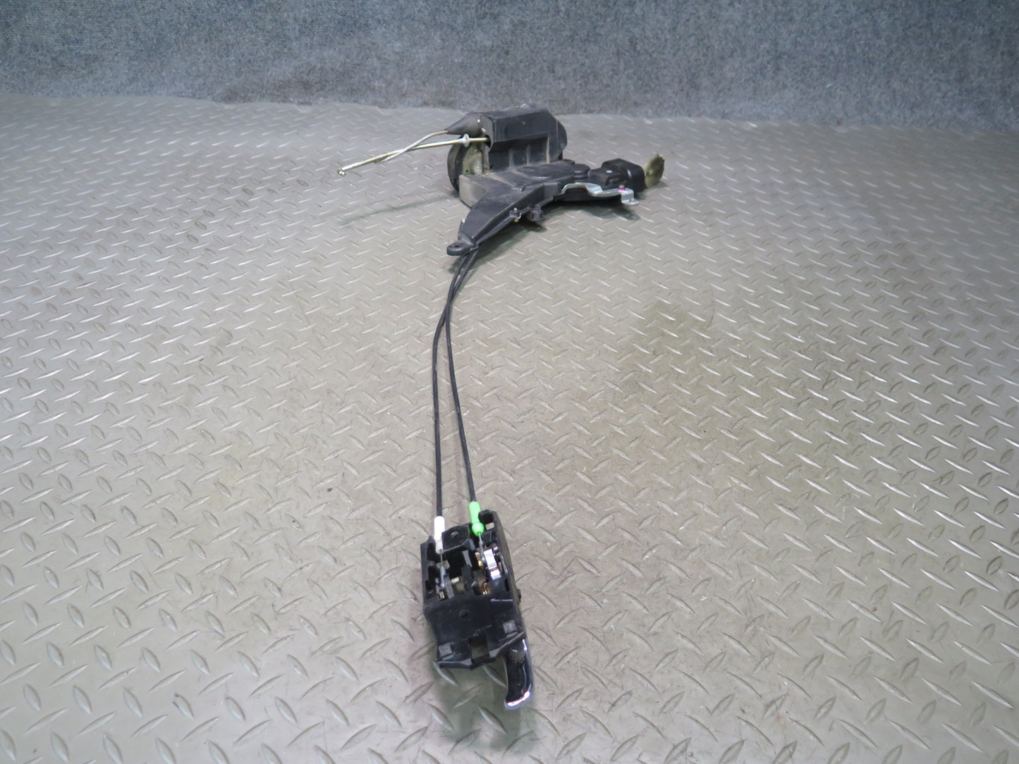 01-03 Lexus JCE10L IS300 Front Left Door Lock Latch Actuator OEM