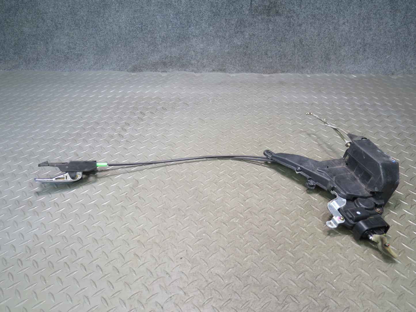 01-03 Lexus JCE10L IS300 Front Left Door Lock Latch Actuator OEM