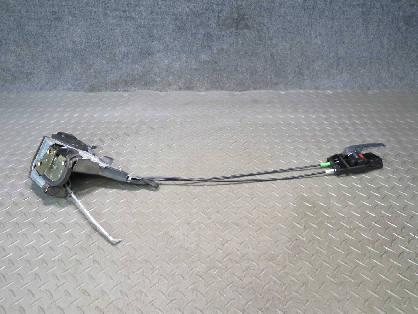 01-03 Lexus JCE10L IS300 Front Right Door Lock Latch Actuator w Handle OEM