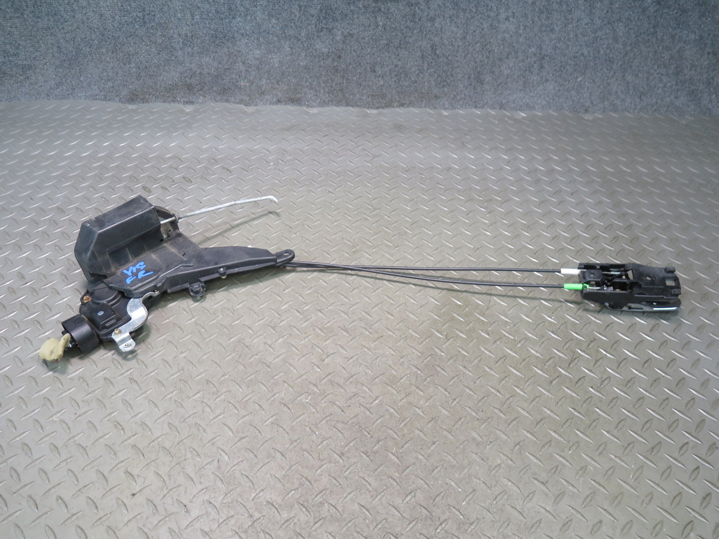 01-03 Lexus JCE10L IS300 Front Right Door Lock Latch Actuator w Handle OEM