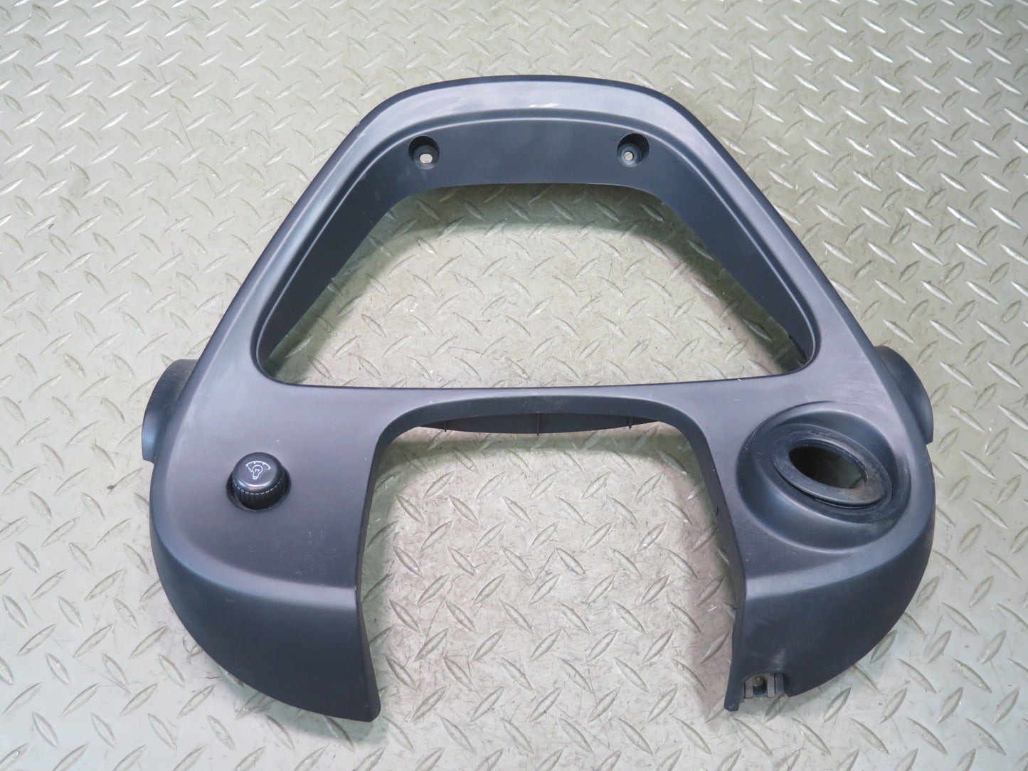 01-05 Lexus JCE10L IS300 Instrument Cluster Speedometer Trim Bezel Panel OEM