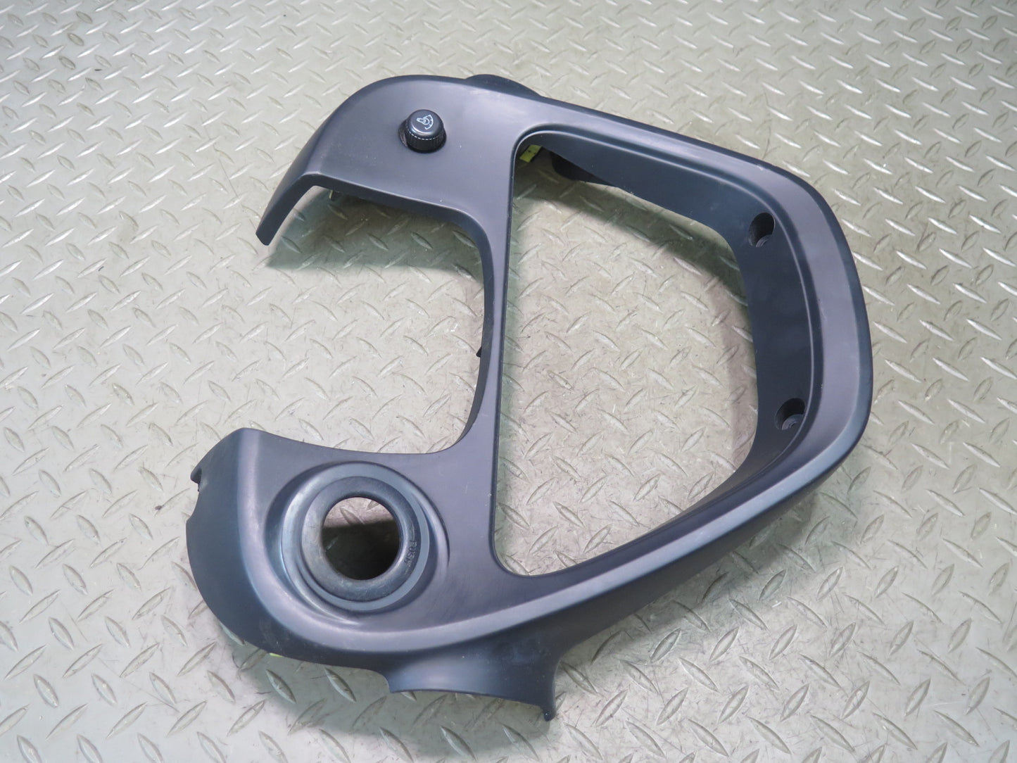 01-05 Lexus JCE10L IS300 Instrument Cluster Speedometer Trim Bezel Panel OEM
